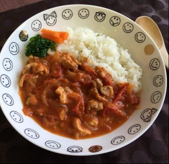 南部どりもも肉×みそとトマトのハヤシライス
