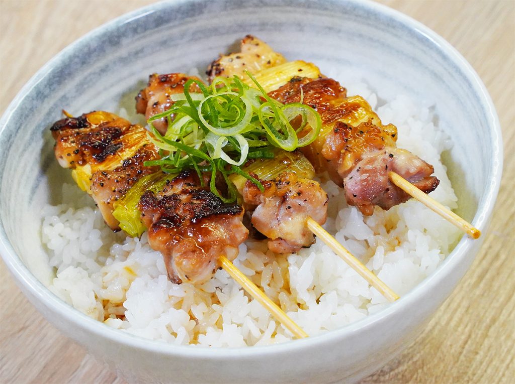 サムネイル:｟動画｠フライパンで作る！赤鶏のネギマ丼