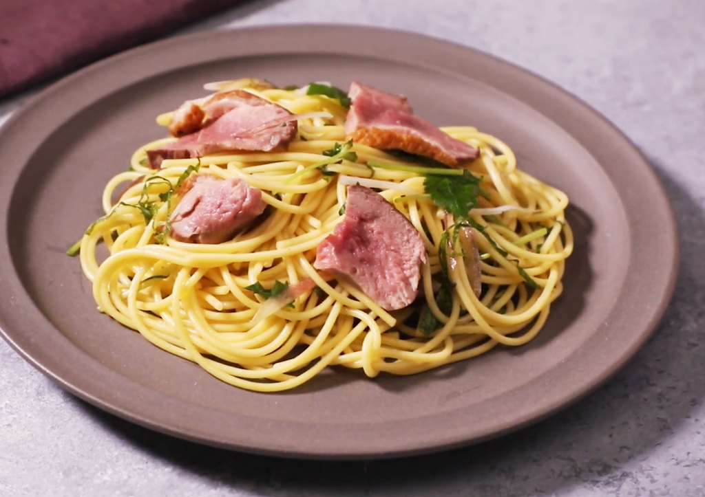 サムネイル:｟動画｠あい鴨ロースの薬味パスタ